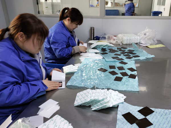 膏藥代工廠-新手選擇黑膏藥貼牌廠家加工老膏藥注意事項 膏藥代工廠-新手選擇黑膏藥貼牌廠家加工老膏藥注意事項