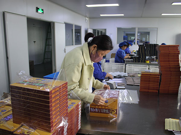 判斷膏藥oem加工廠家的優劣方法，貼牌選廠就用它